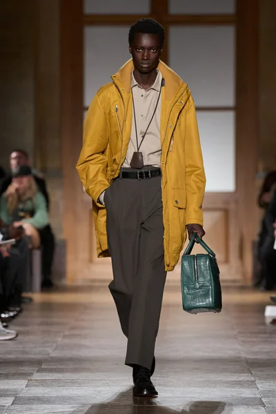 Look 20